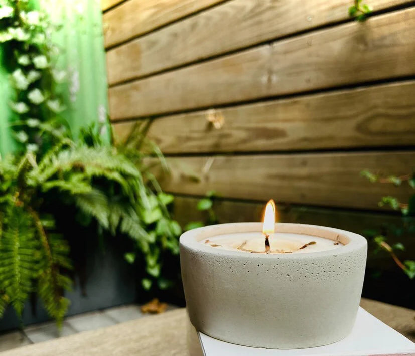 Hand-poured soy candle with dried botanical for evening relaxation