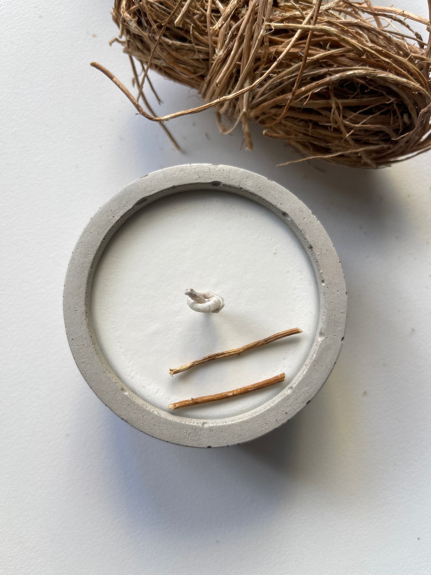 Vetiver candle — cedar, hemp, lemon peel, bergamot — Bees & Botany